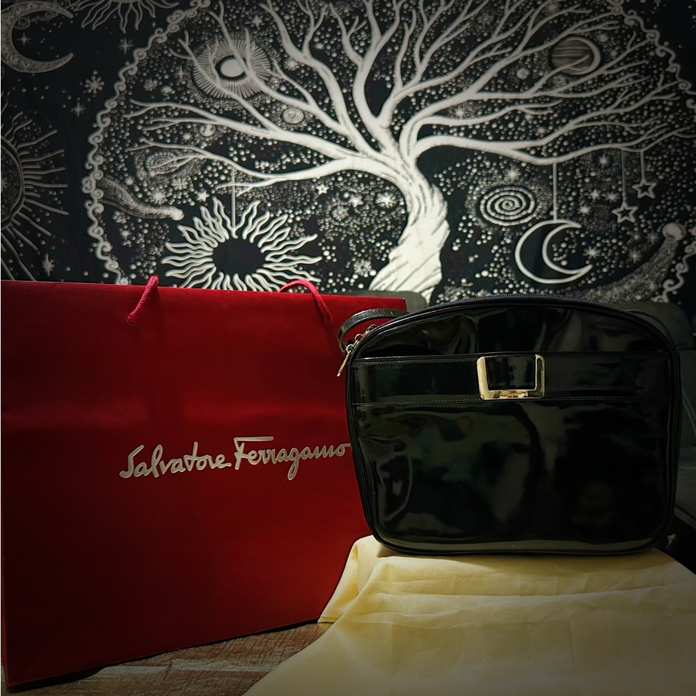 Authentic vintage Salvatore Ferragamo Glossy Black Crossbody Bag make offer - Picture 16 of 16